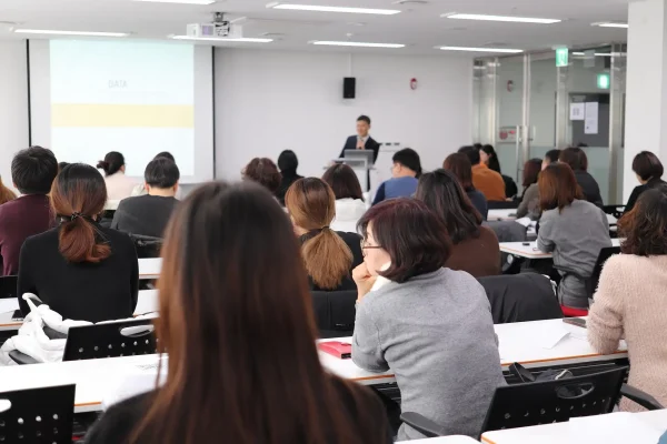 Mobile CPA campaigns UAE for education and e-learning app enrollment growth